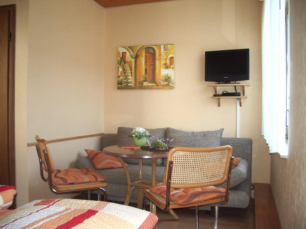 Gaestehaus Resi Hotel Zeltingen-Rachtig Ngoại thất bức ảnh
